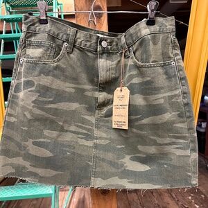Camouflage denim mini skirt by Lucky Brand - NWT - Size 31